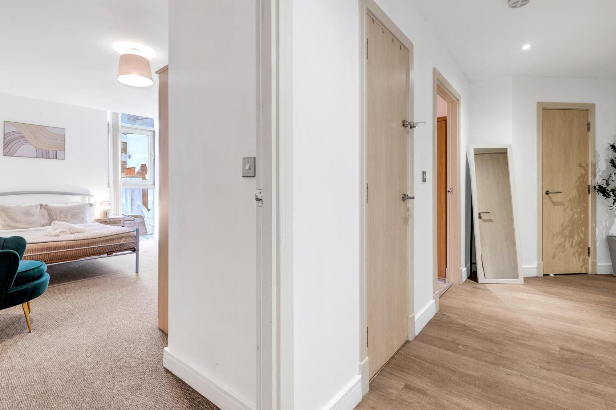 Ultra Stylish 2 Bedroom Apt Centrally Located バーミンガム エクステリア 写真