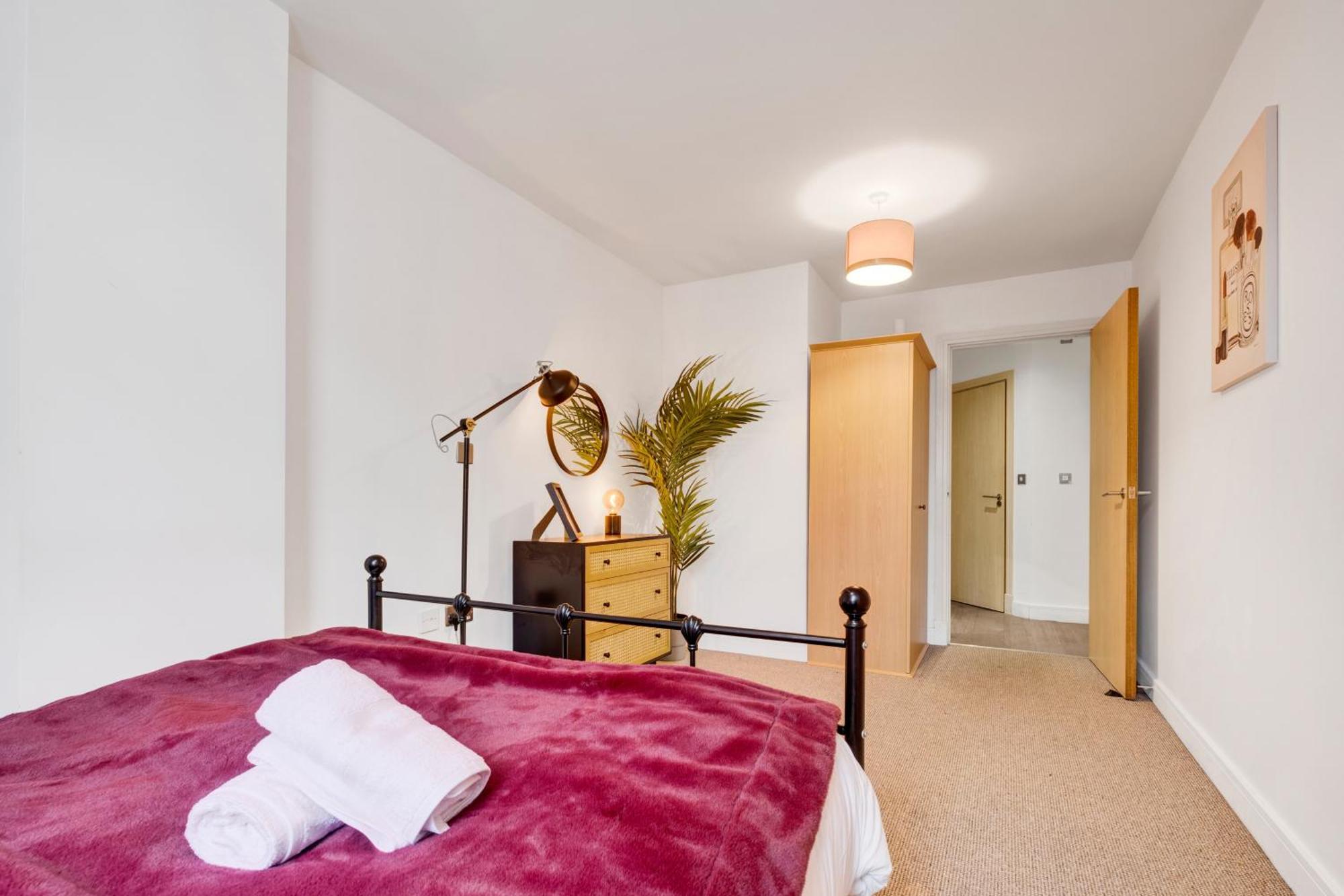 Ultra Stylish 2 Bedroom Apt Centrally Located バーミンガム エクステリア 写真