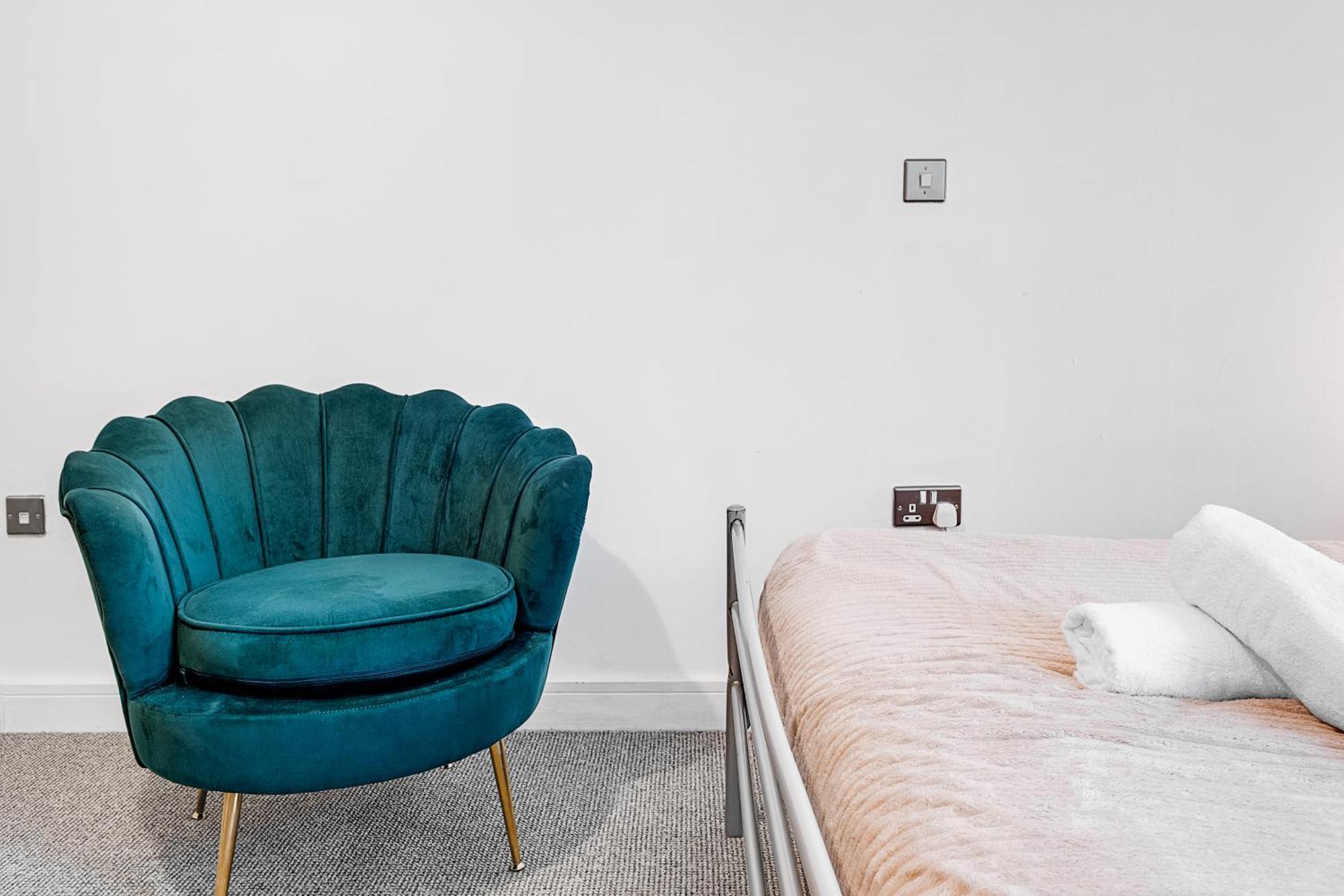 Ultra Stylish 2 Bedroom Apt Centrally Located バーミンガム エクステリア 写真