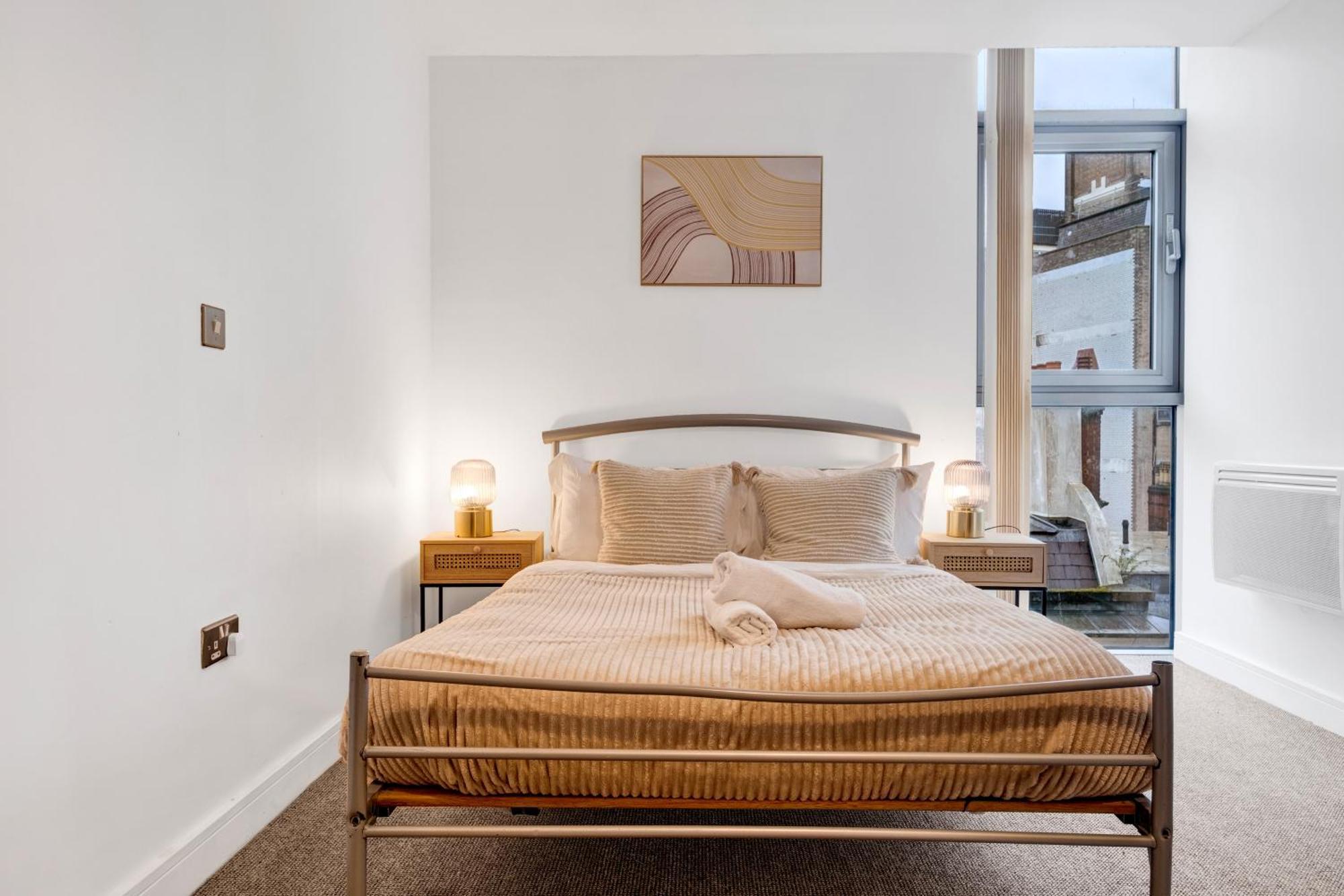 Ultra Stylish 2 Bedroom Apt Centrally Located バーミンガム エクステリア 写真