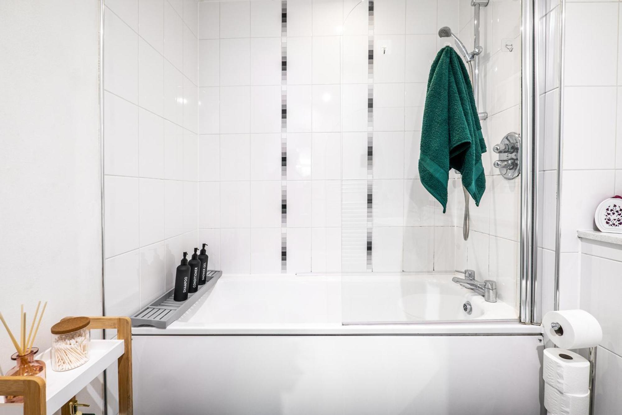 Ultra Stylish 2 Bedroom Apt Centrally Located バーミンガム エクステリア 写真