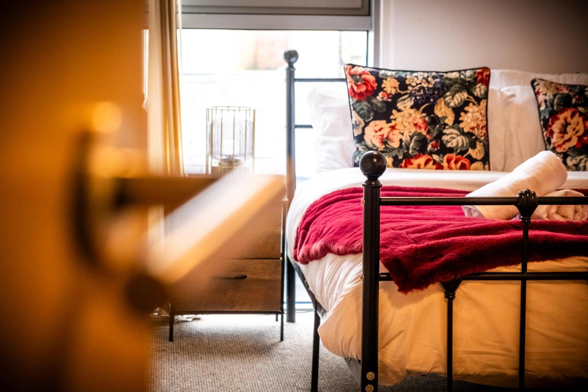 Ultra Stylish 2 Bedroom Apt Centrally Located バーミンガム エクステリア 写真